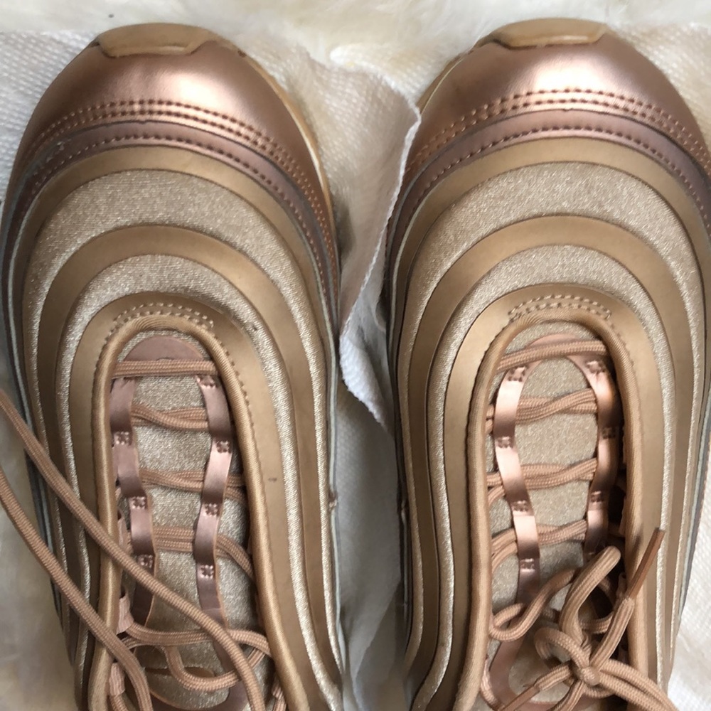 Metallic Rose Gold Airmax